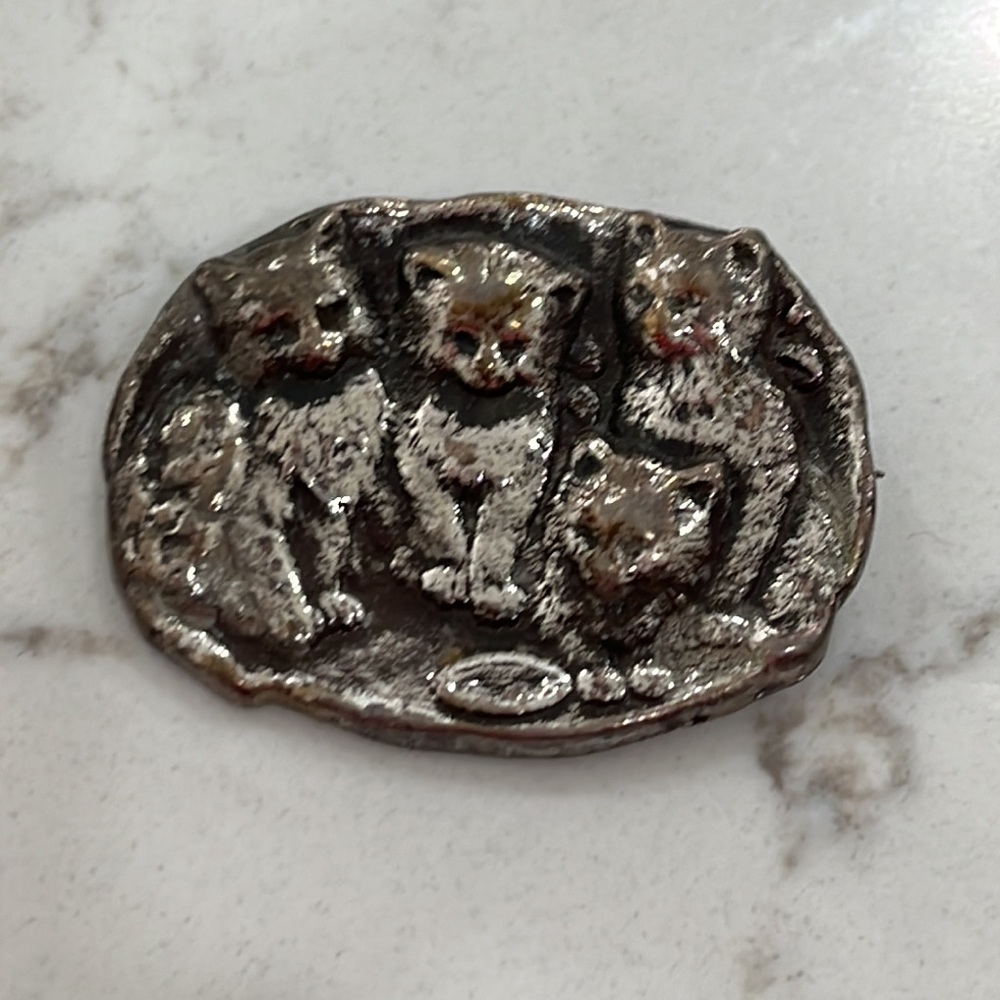 Adorable Four Kittens Vintage Museum Repo of Victorian pin